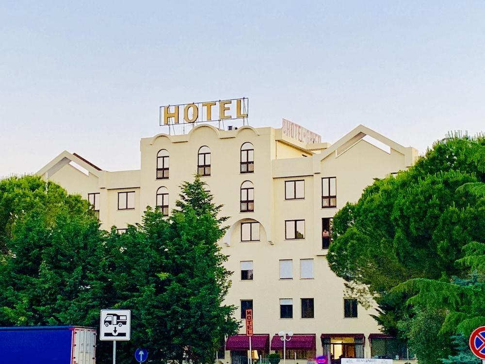 Il Grifo Hotel e Bisteccheria Toscana Montepulciano Stazione Esterno foto