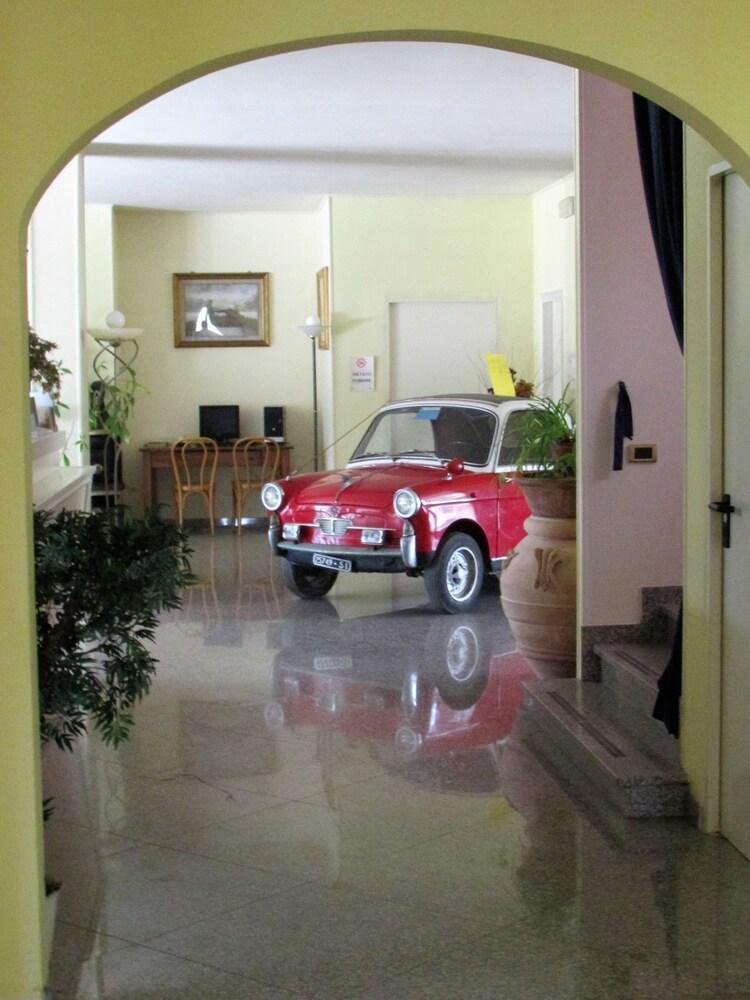 Il Grifo Hotel e Bisteccheria Toscana Montepulciano Stazione Esterno foto
