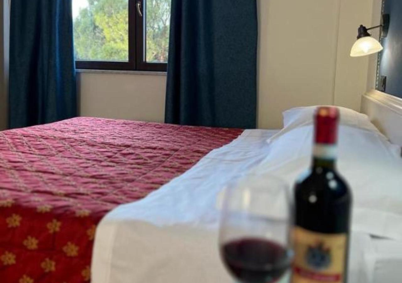 Il Grifo Hotel e Bisteccheria Toscana Montepulciano Stazione Esterno foto