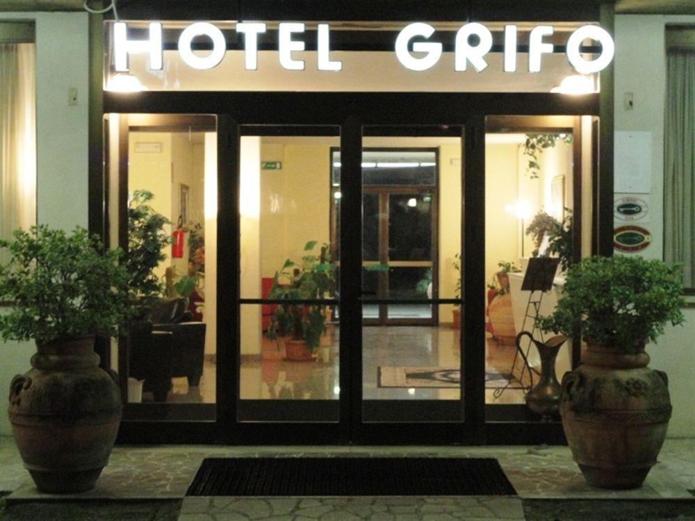 Il Grifo Hotel e Bisteccheria Toscana Montepulciano Stazione Esterno foto