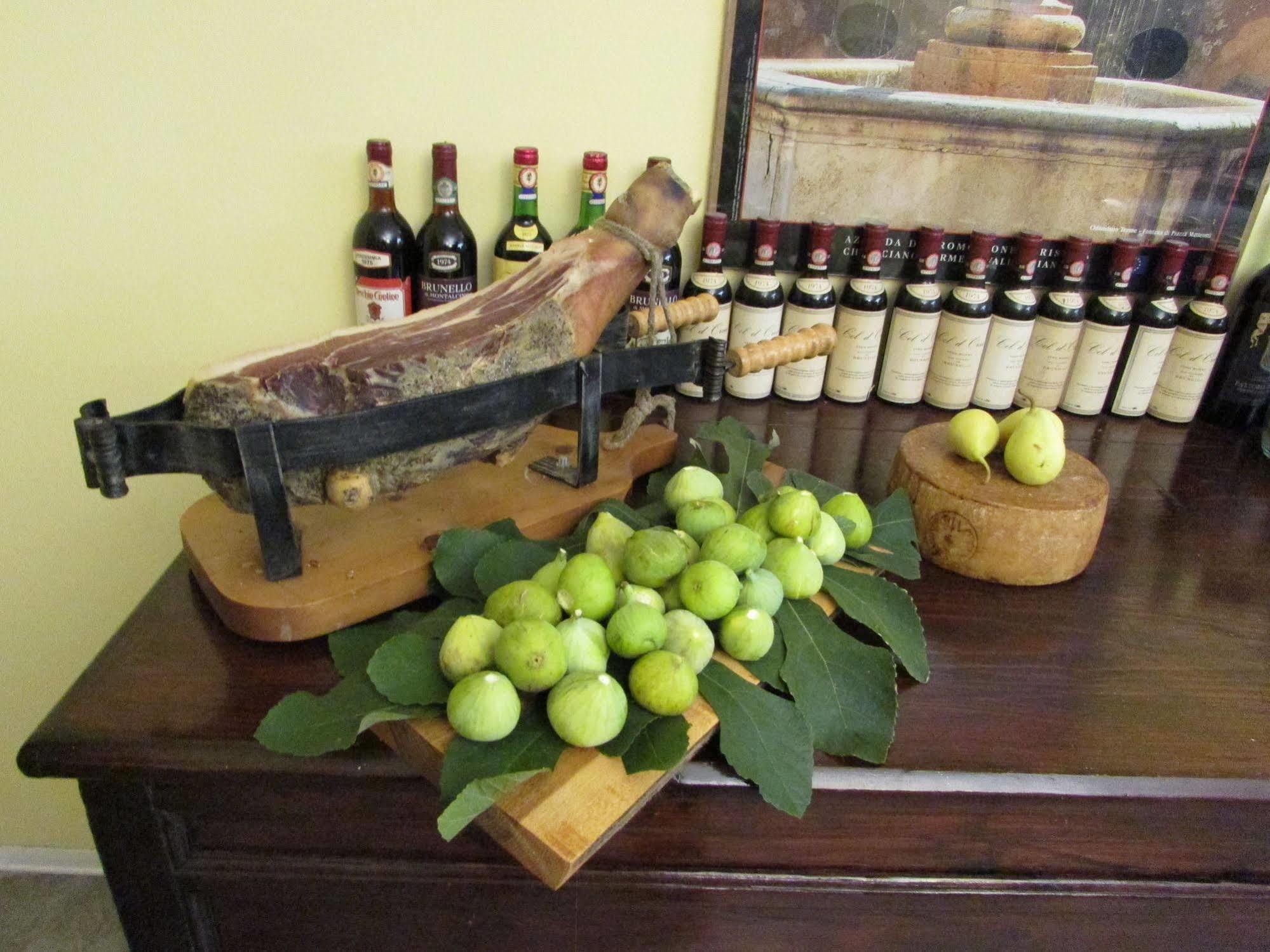 Il Grifo Hotel e Bisteccheria Toscana Montepulciano Stazione Esterno foto